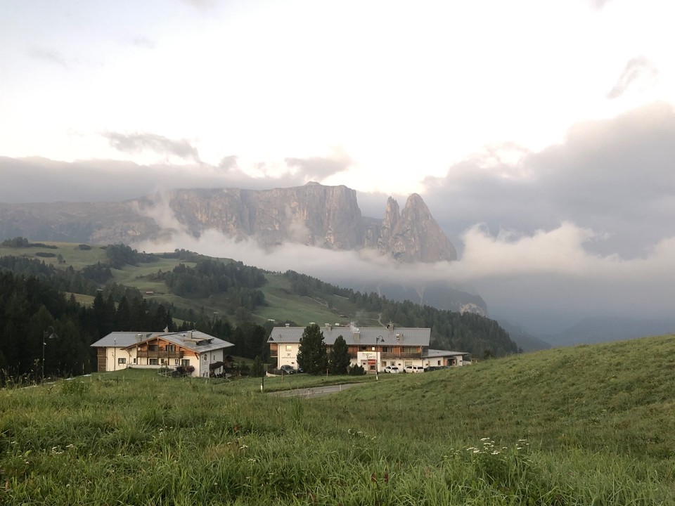 FEB867A9-D23B-40C2-8990-A3780D923D9D