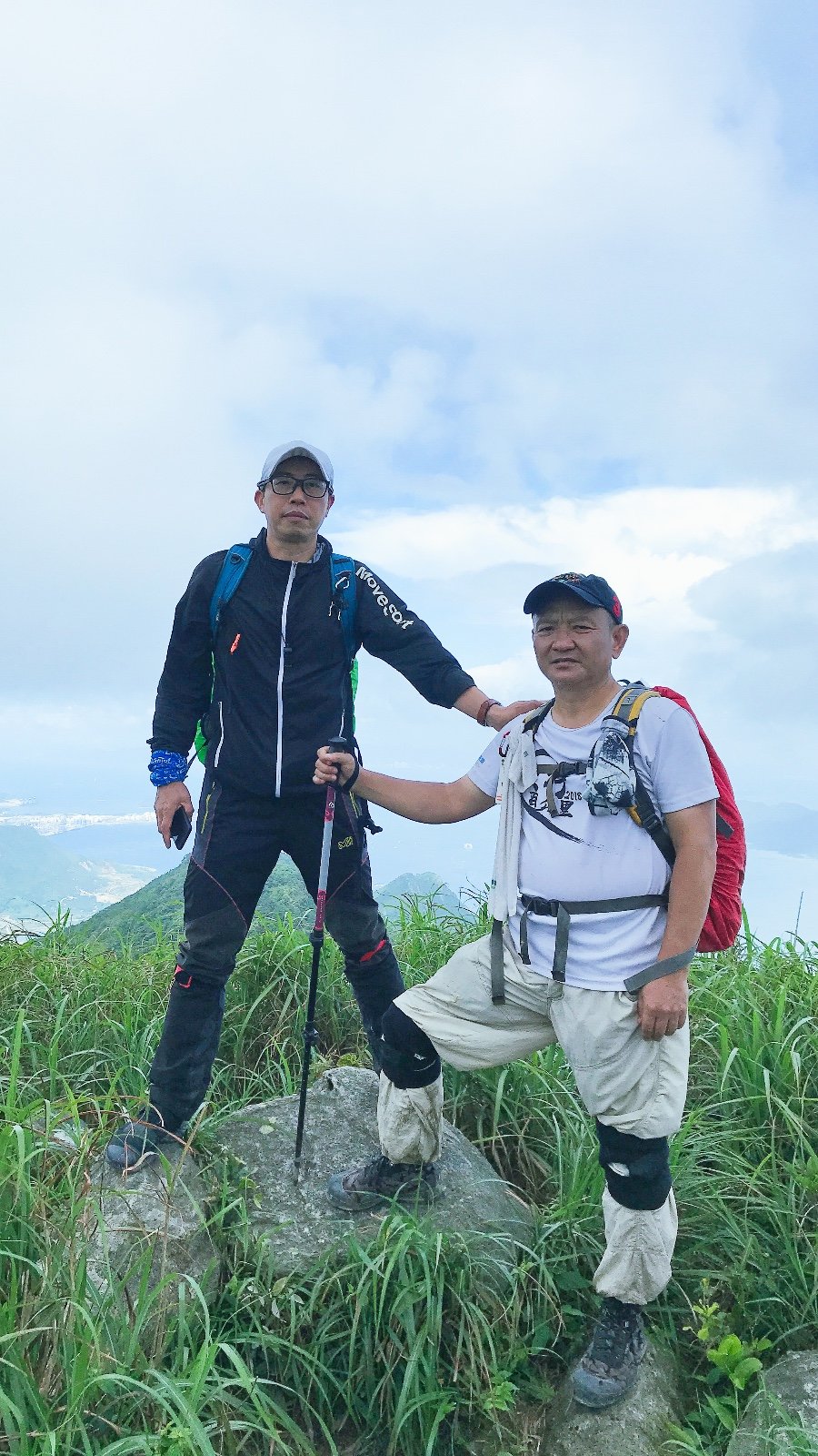 6BD7AEE4-39EE-4E90-8A51-E40144657EB5