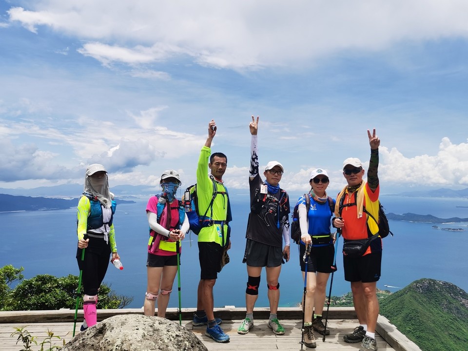 AFE6F21A-F3A3-48AF-B431-3F0F67100AED