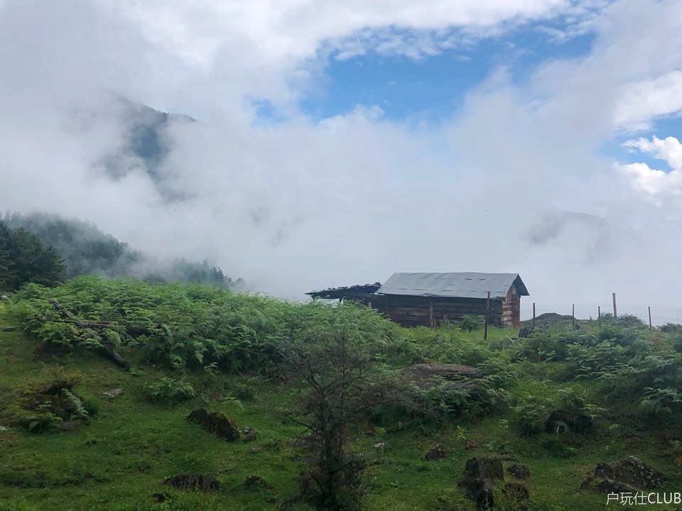 859CFA52-326E-4DE4-A814-534EF3D57F96