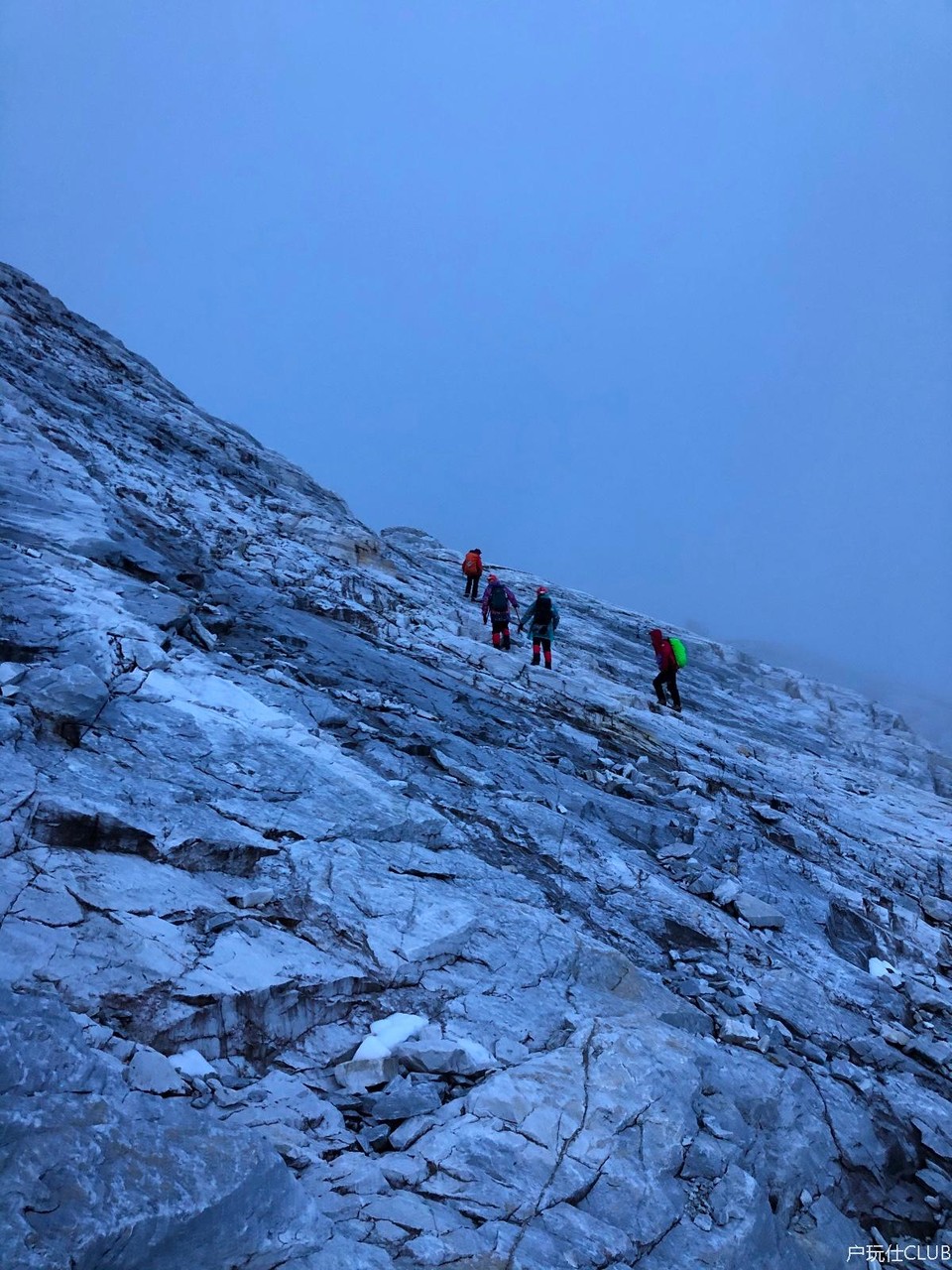 哈巴雪山攀登