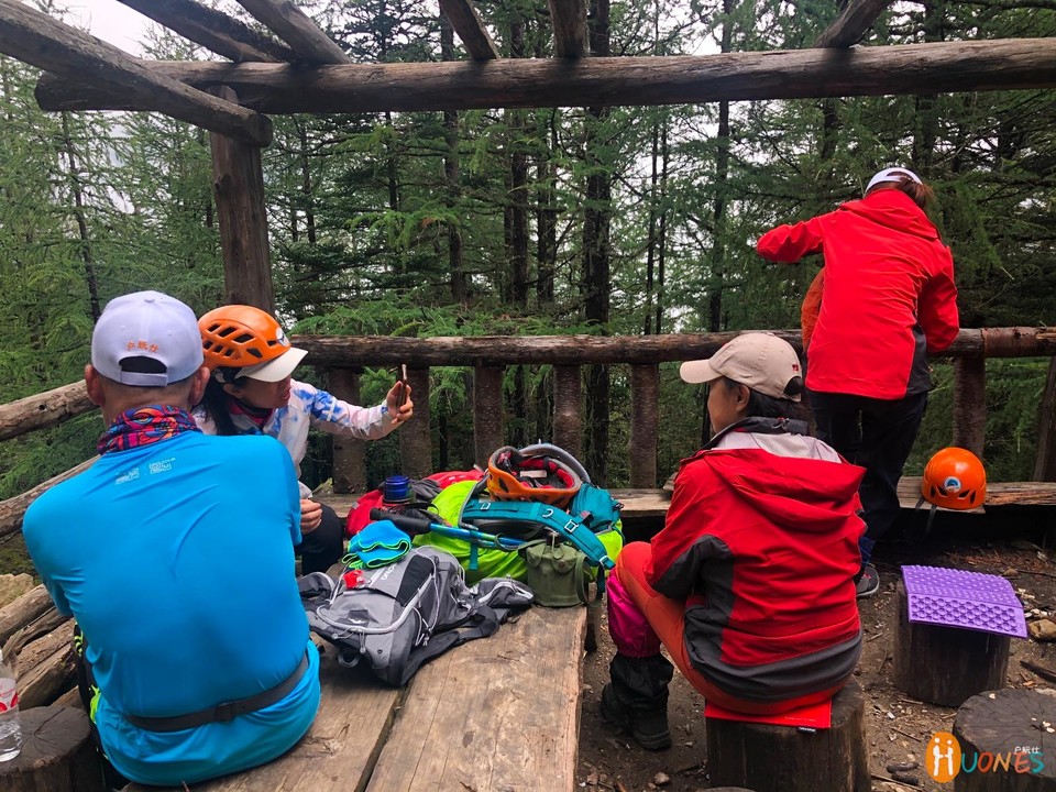 ACB7E0E8-C482-48AB-A2C8-BA5F3CB852A0