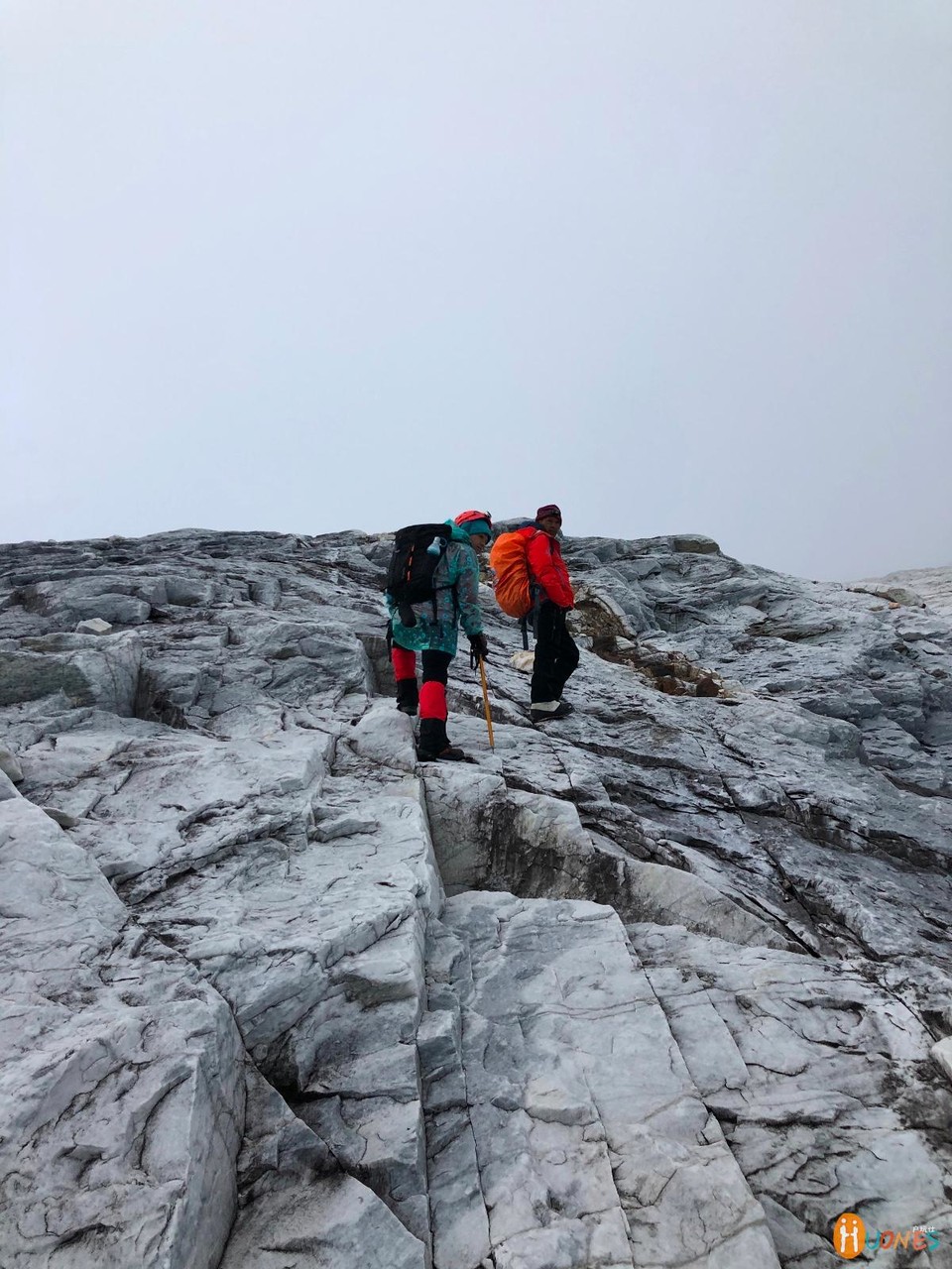 C612B460-A352-4AAF-8D69-686941636870