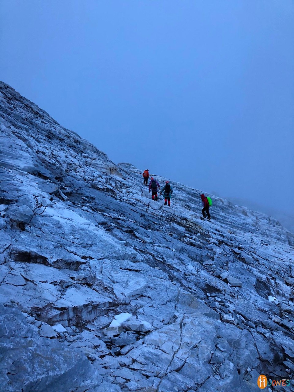 6E4A7526-A239-4F9B-A1AA-4AED066FED04