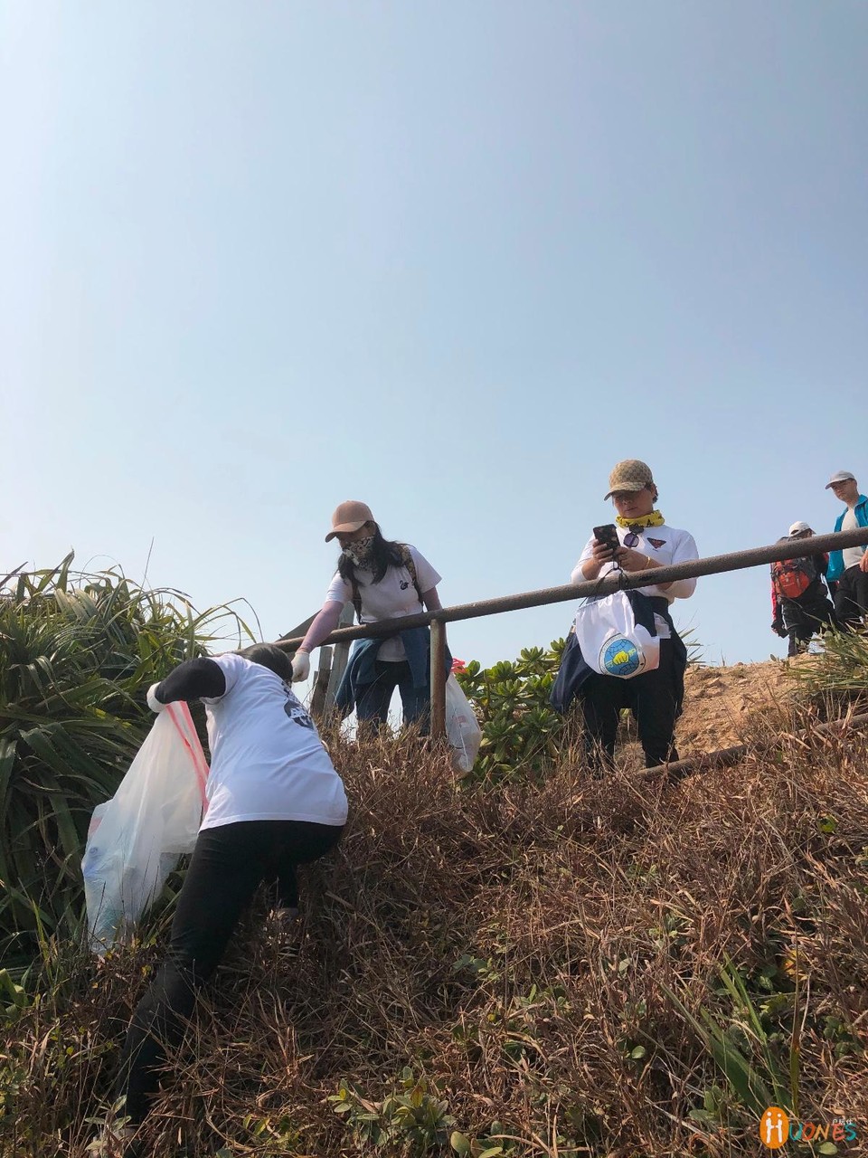 4409D38F-3A6C-4886-AAF2-C18C5A9CDDF4