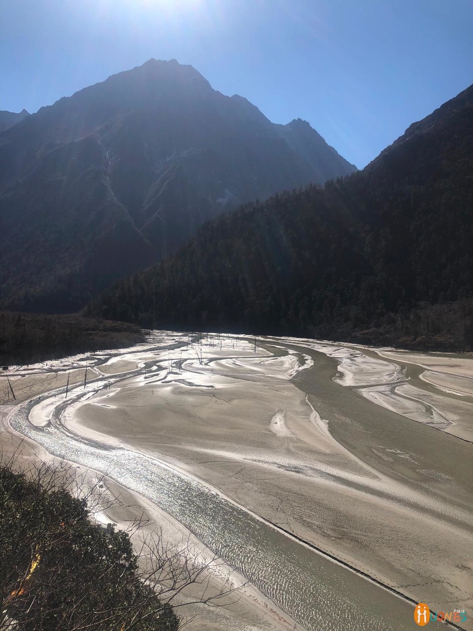 E2A41F32-59F1-460D-80E9-2294EA3F24DF