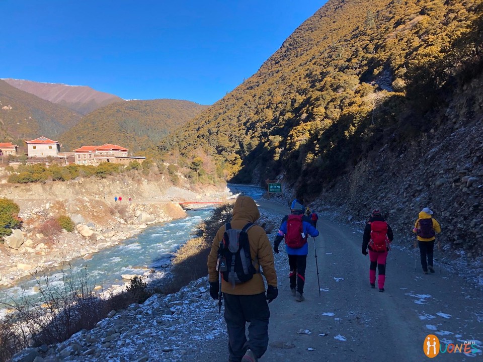 7D6C0B61-DA55-4E6B-8BB5-9A4EFC0CB9A5