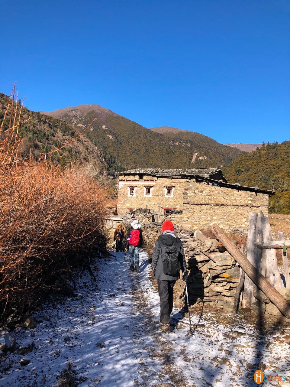 B9C9D3E1-9F28-4366-813F-84E775F39AA8