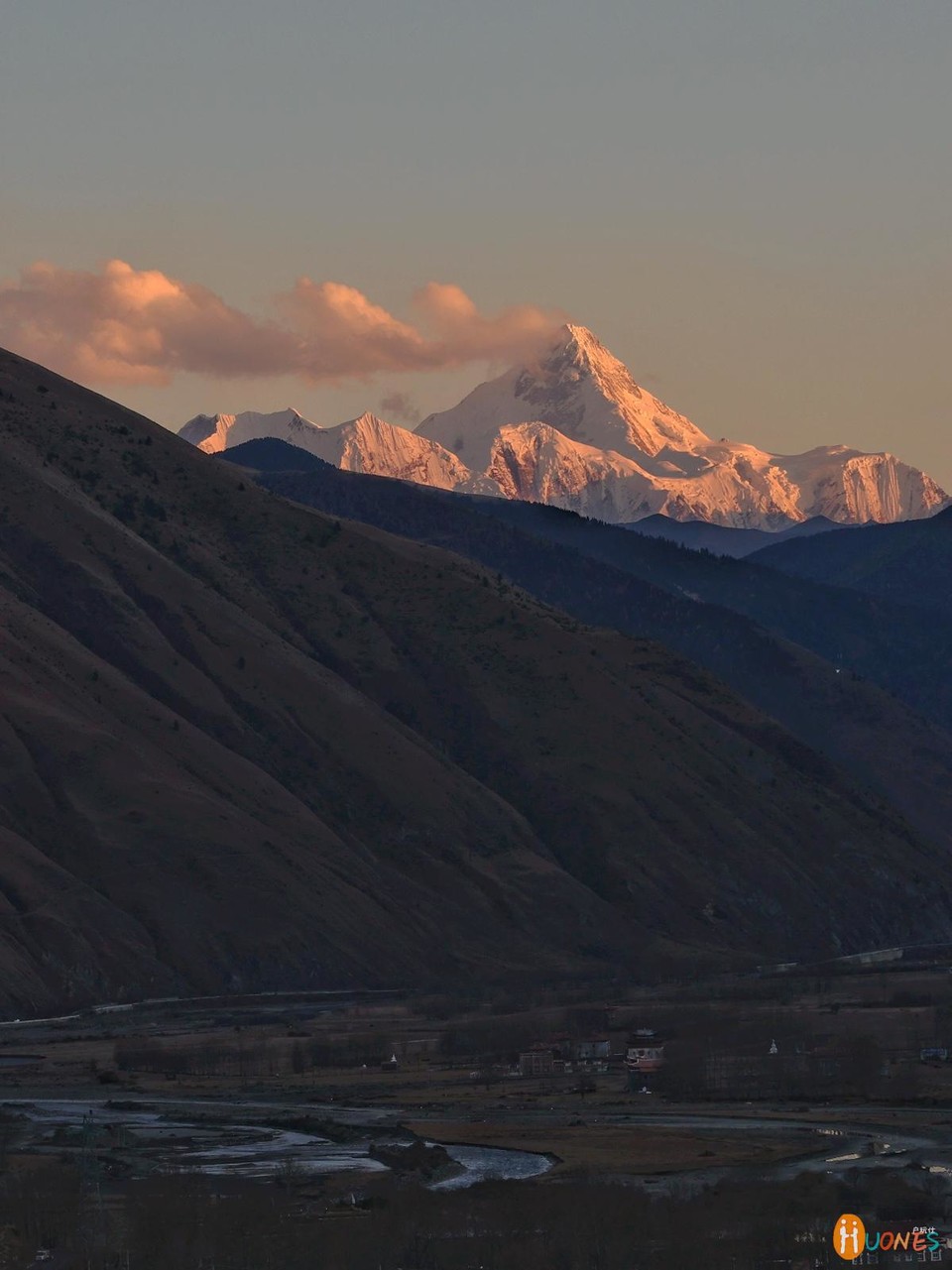 28EFC5C4-9AF8-495C-BECC-28D7495DCB79