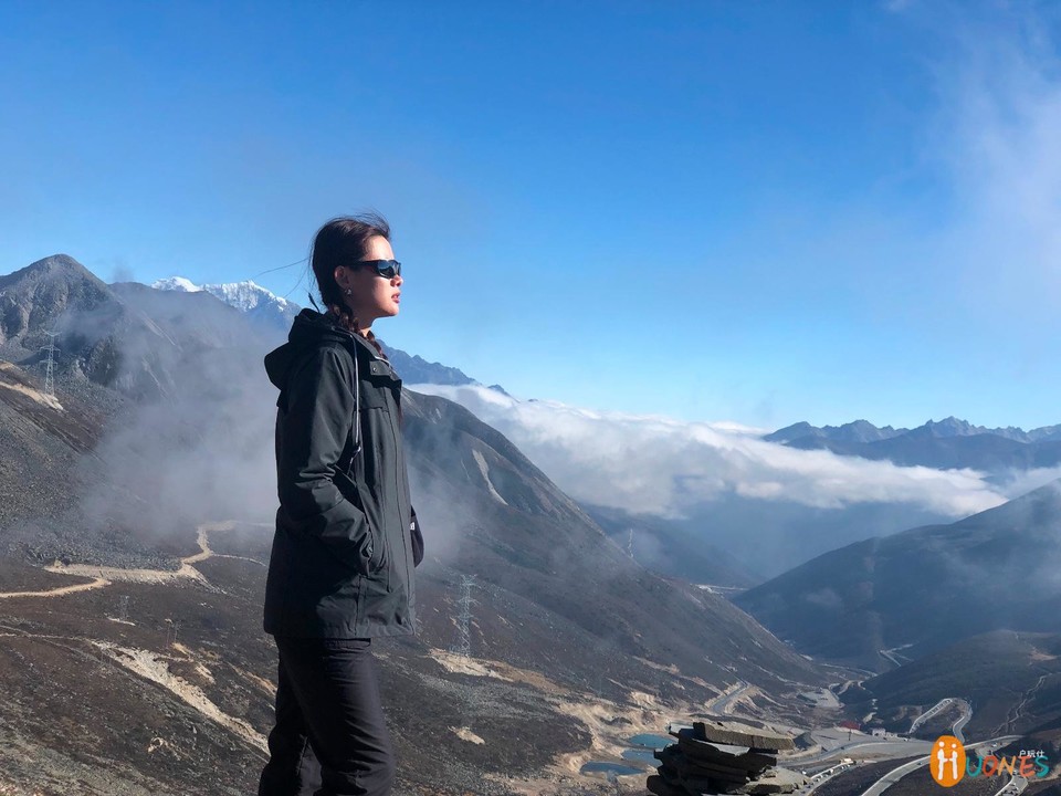 7582A5F6-3B1E-4B3B-A6D3-C422E7BBADE7