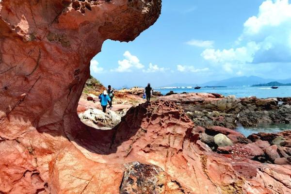 疯狂的石头|1月15日/穿越深圳最美火山地质红排角捡贝壳一日
