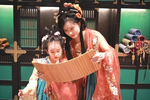 何以长安|一场穿越两千年的文明密码寻踪之旅&西安博物馆寻宝&秦始皇兵马俑博物馆&长安十二时辰变装穿越&《驼铃传奇》秀