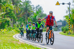 海南东线6天5晚亲子游学营·全程五钻酒店（2晚万豪连住+1晚博鳌海景房｜航天游学、冲浪、赶海、海鲜餐、博物馆游学）