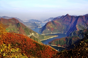 11月6日（周四） 探访黑河“空中村落”，共兴村徒步赏红叶