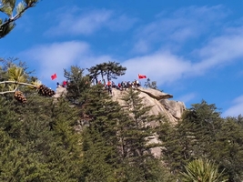 4月25日 黑沟穿越九鼎万华山，登高秦岭的“小黄山”
