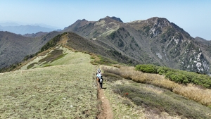 5月2日 打卡秦楚古道，登顶终南山主峰赏杜鹃花，感受中国地理南北分界线