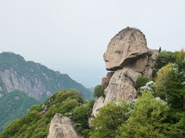 5月5日 群峰竞秀 登顶人头山赏“人头”奇石，看白鹃梅花海
