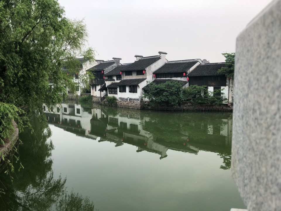 BDAFE5E2-57A9-4EC3-B0E7-42D9DF20A63D