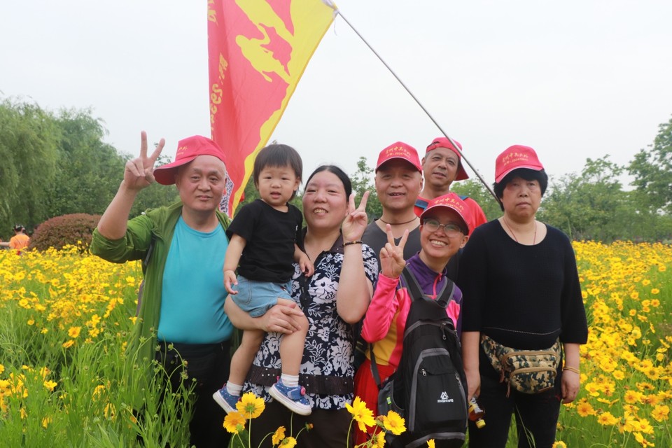 35E5AE97-18D4-4DDB-92F0-8938B8A24B95