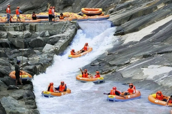 【趁着40°的高温来一次漂流】8.11（周日）桐庐雪山激流回旋漂流，没点胆子真的不要来！