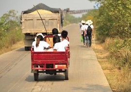 有人使用交通工具