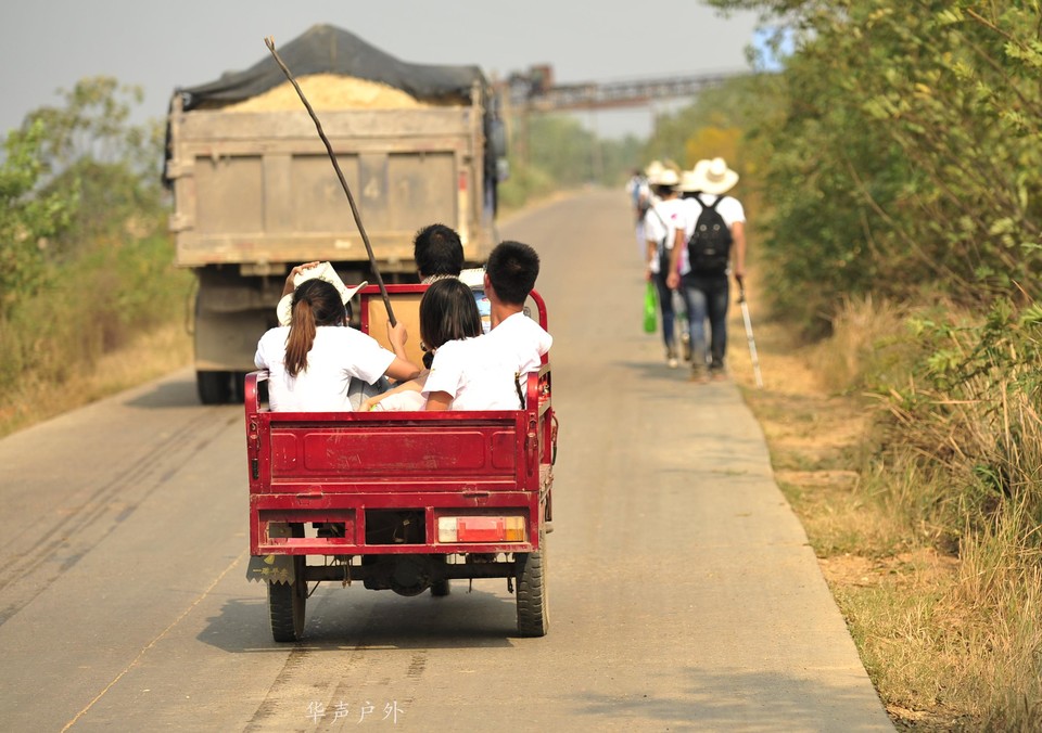 有人使用交通工具