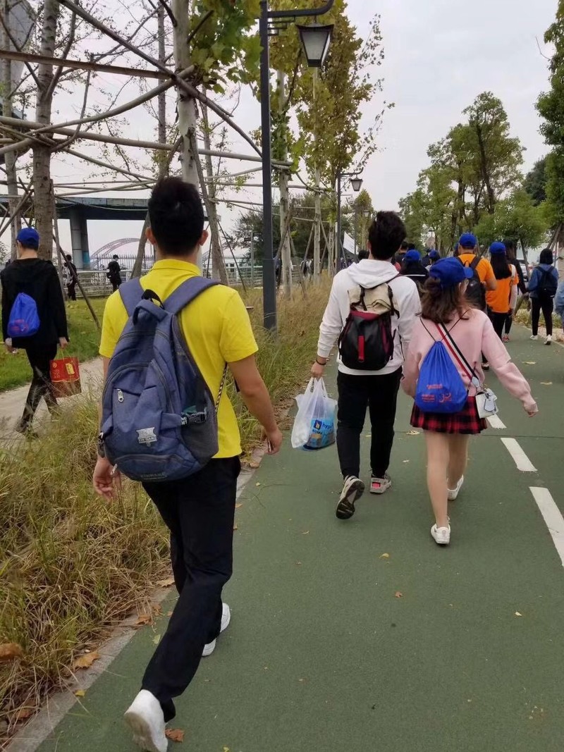 背影.jpg