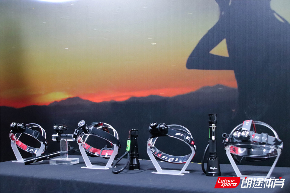 2020甘孜山地户外运动装备展__IMG_1977