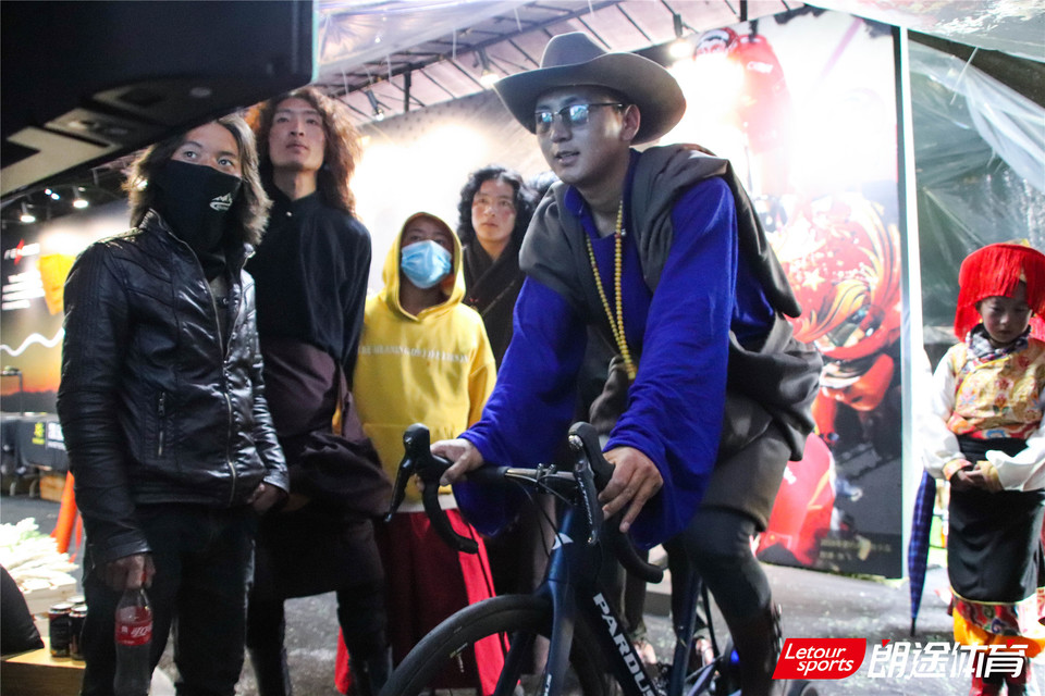 2020甘孜山地户外运动装备展__IMG_2042