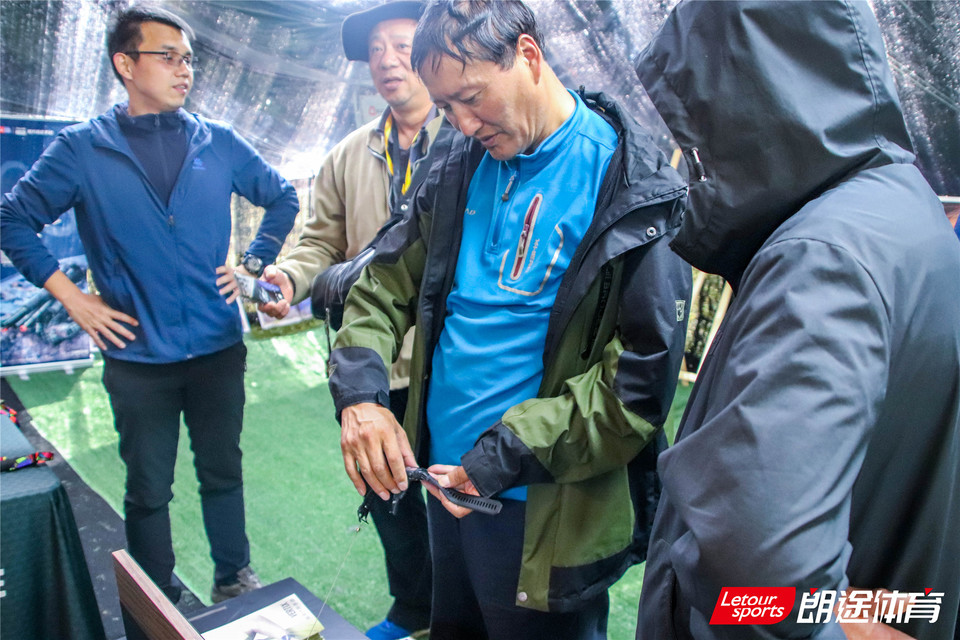 2020甘孜山地户外运动装备展__IMG_2293