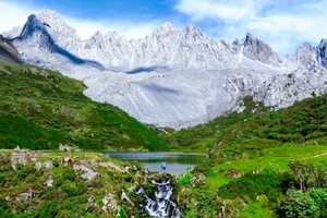 山风旷野】仙境老药山-经典虎跳峡高路-隐世尼汝-梅里日照金山-白马雪山-秘境阿布吉措-香格里拉-白水台-滇西北徒步7日游