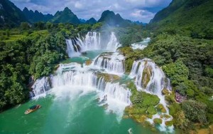【靖西德天瀑布动车3天】每周五+节假日出发：打卡德天跨国瀑布、行摄山清水秀明仕田园、探秘古龙山大峡谷&漂流