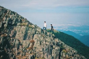 每周六/日出发【惠阳白云嶂+东莞银屏嘴】赏满山金黄芒草，挑战千米高峰，登高望远！