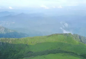 特惠178元【八面山1天1夜】邂逅2000米高山，看星空、云海、日出日落、奇峰怪石、大草坡