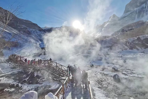 漠河遇见雪乡2-8人精品小团丨7天6晚丨雪乡+梦幻雪山+北极村+北红村+圣诞村+龙江第一湾+中国最北点+白桦林+马拉爬犁