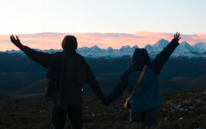 【大美色毕】8人VIP小团 · 赠驻地藏式旅拍   色达+毕棚沟+墨石公园+鱼子西+红海子5日·半自由行