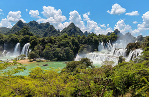 【全景广西】九顿天窗/三门海/熊家洞天坑徒步/浩坤湖/德天瀑布 明仕田园/古龙山大峡谷/地下河漂流品质六日游