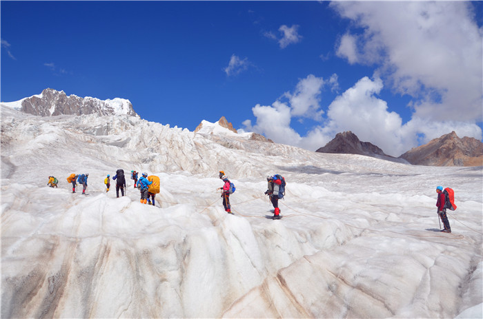 【6000m级技术型山峰】雀儿山攀登活动(7月25-8月1日)