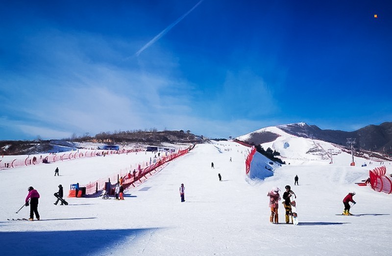 1日【七山滑雪场】开板免雪票の体验冬奥会高山滑雪项目-国家训练科研