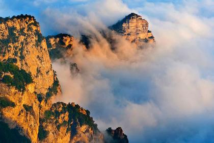 【白石山登顶+凝聚力拓展】看谁是最强王者