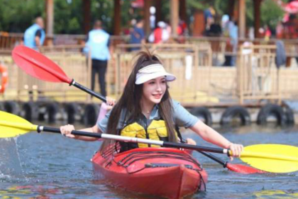 团建定制 → 三大潮流水上运动团建