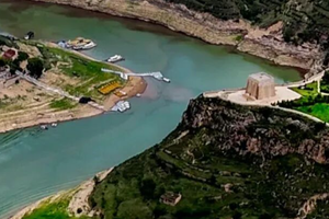 五一4日 | 沙漠火山 | 徒步库布齐沙漠-杨家川峡谷-老牛湾-火山草原-涝利海 