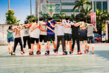 【真人cs+凝心聚力拓展+水长城】开启最强战队比拼