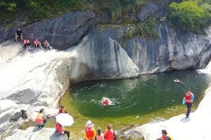 【溯溪亲子营】7月12、13日溯溪跳潭水营、屁降，跳潭、游泳！会员仅需148元！