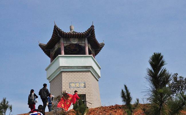 黄石大冶龙凤山生态园度假村拓展基地