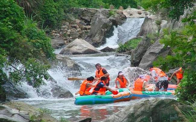红安对天河探险漂流拓展基地