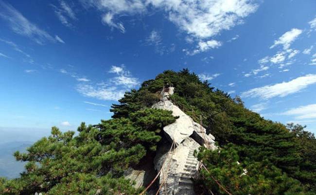 薄刀峰风景区拓展基地