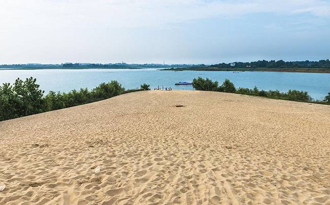 荆门漳河阳光沙滩风景区