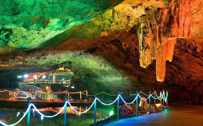 通山隐水洞地质公园