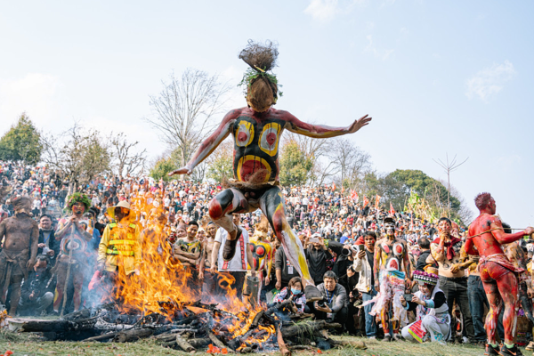 弥勒祭火节狂欢，3.7-13 罗平花开正当时！保成行！元阳梯田、九龙瀑布、加级寨万亩梨花、宜良万亩樱花、弥勒温泉